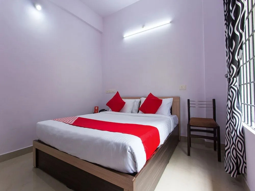 OYO 15599 Reem Residency