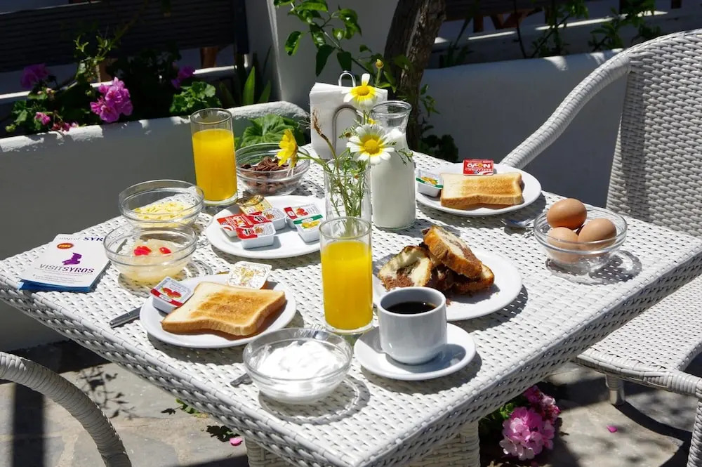 Syros Inn