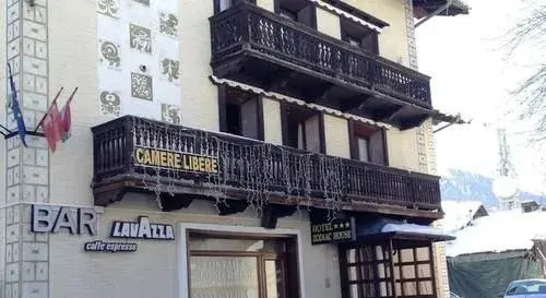 Garni Zodiac House