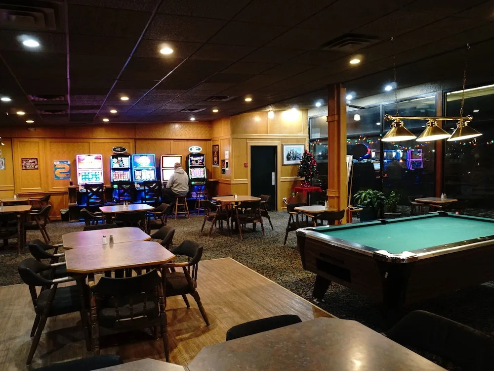 The Ritz Cafe and Motor Inn