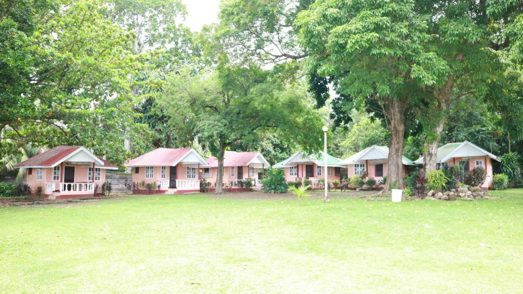 Cabua-an Beach Resort - Hostel