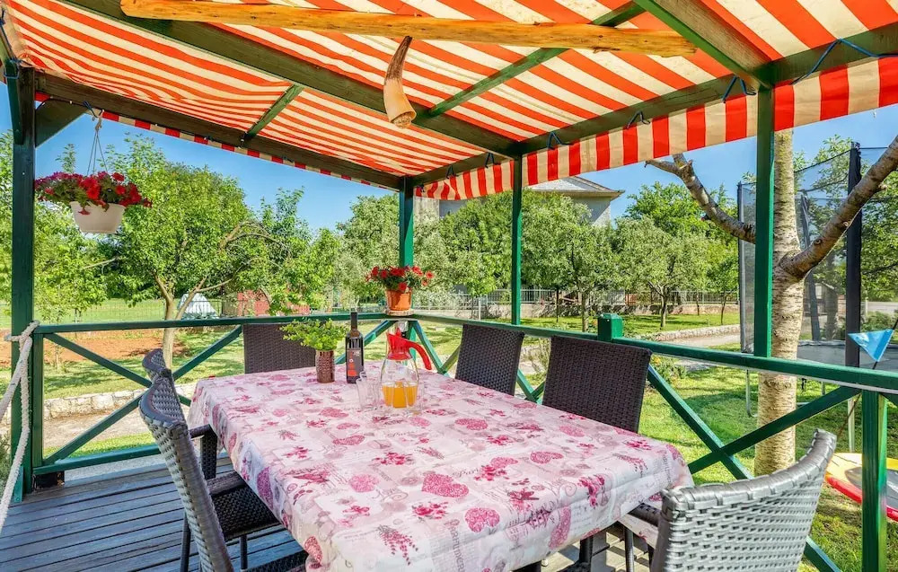 Amazing Home in Fazana With 3 Bedrooms and Wifi