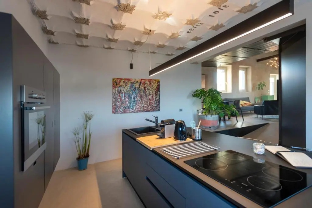 ROSTAGNI1834: VILLA WITH 2 APTS AND POOL IN THE BAROLO REGION