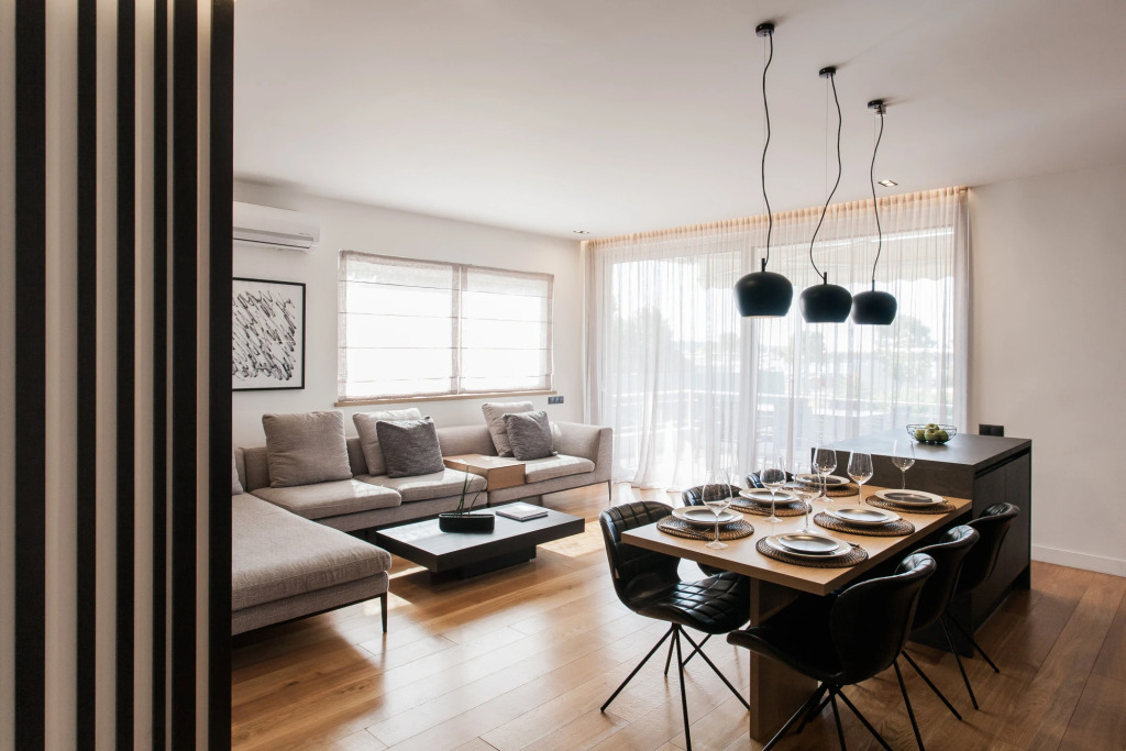 3BD Beachfront Athens Riviera Apartment by TheOlon