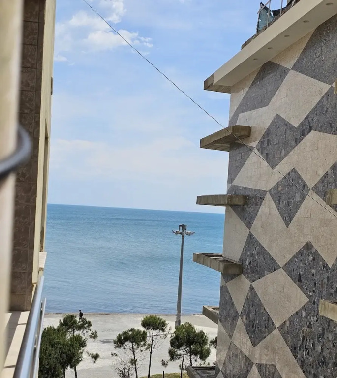 Elly Seaside Apartment