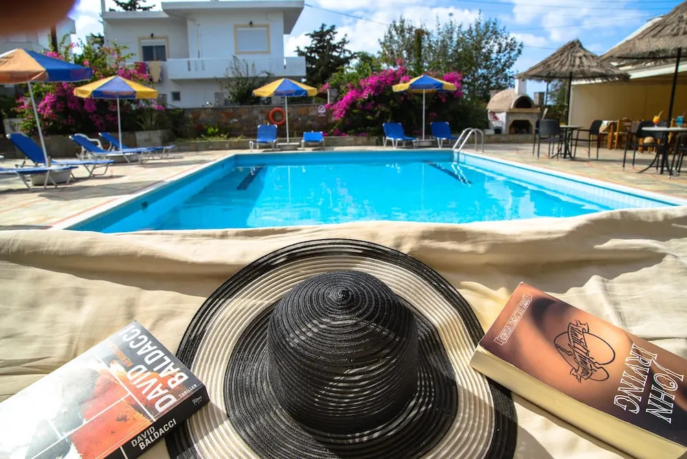 Elpida Apartments