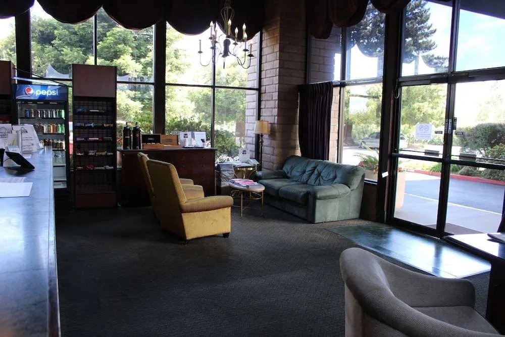 Sundowner Inn