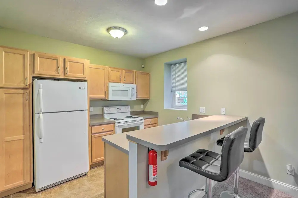 ~ 2 Mi to Downtown - Cozy Cleveland Unit