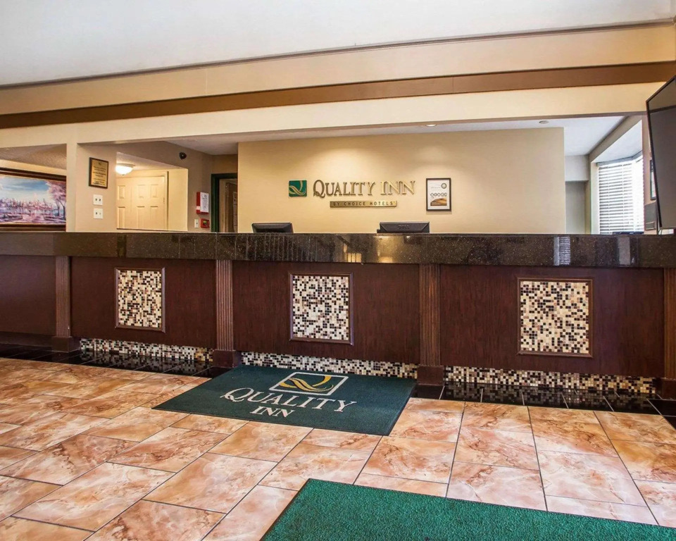 Quality Inn Saint Louis Airport