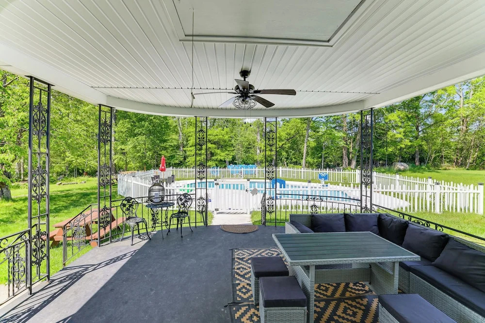 Game Room & Hot Tub! Cresco Family Home