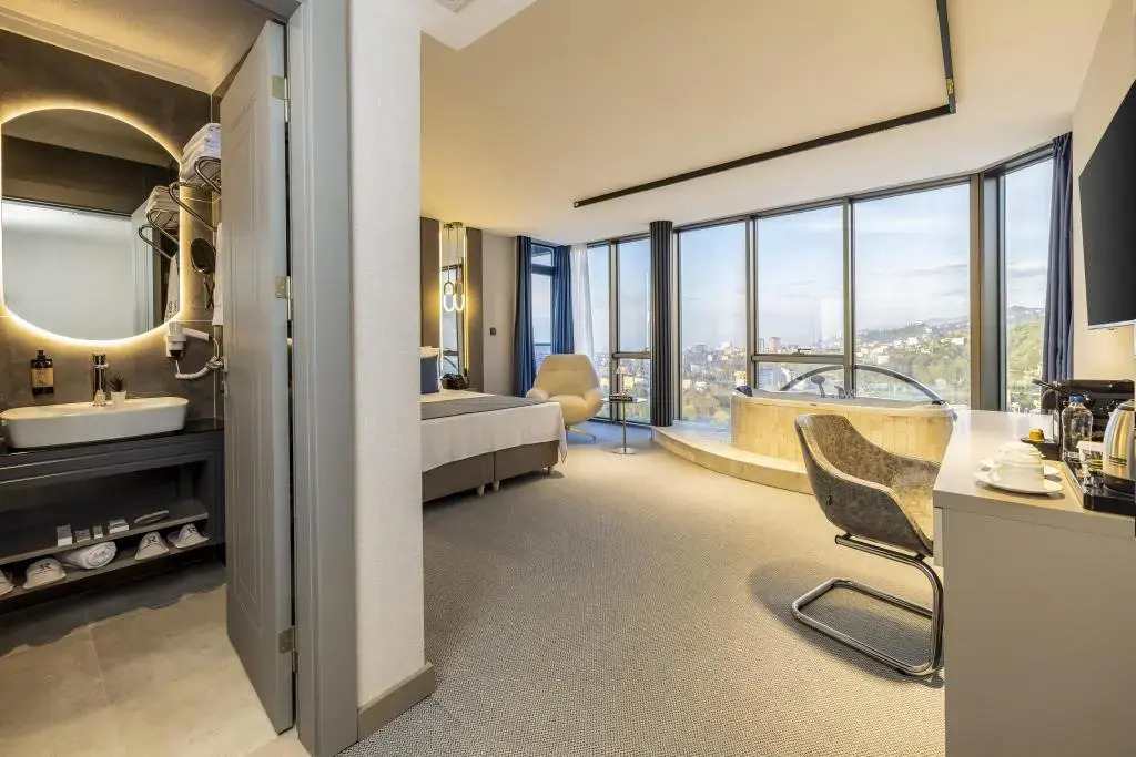 Rossi Luxury Hotel