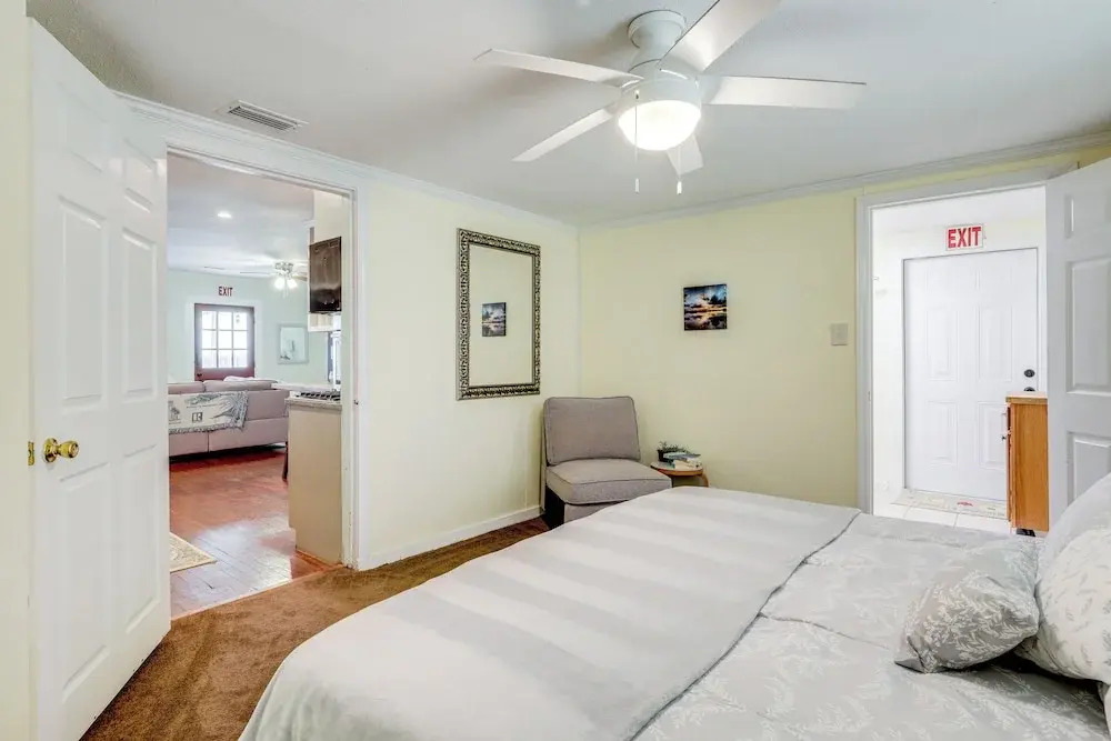 St. Marys Chic: Porch Living & Total Walkability!