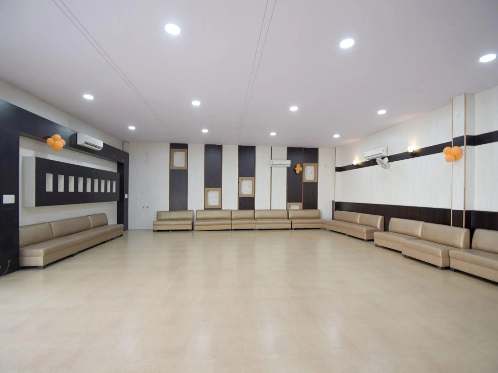 OYO 23196 Hotel Yash Meridion