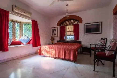 Retreat on Cloud 9 by Vista Rooms
