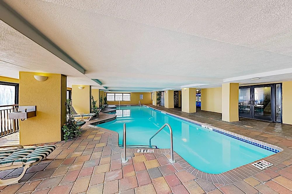 New Listing! Beach Penthouse W/ All-season Pool 1 Bedroom Condo