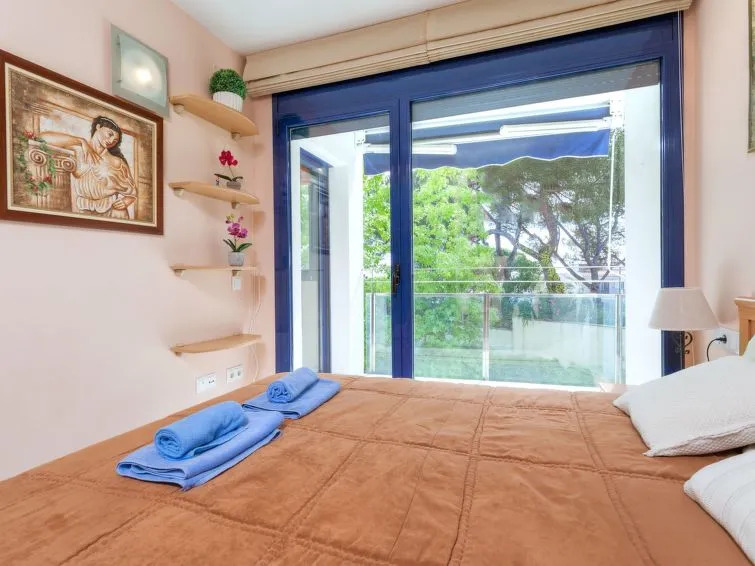 Holiday Home Crystal by Interhome