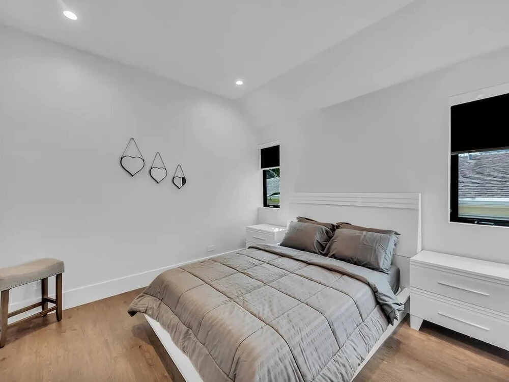 New Luxurious Home 3 Min to Beach Walk to Las Olas