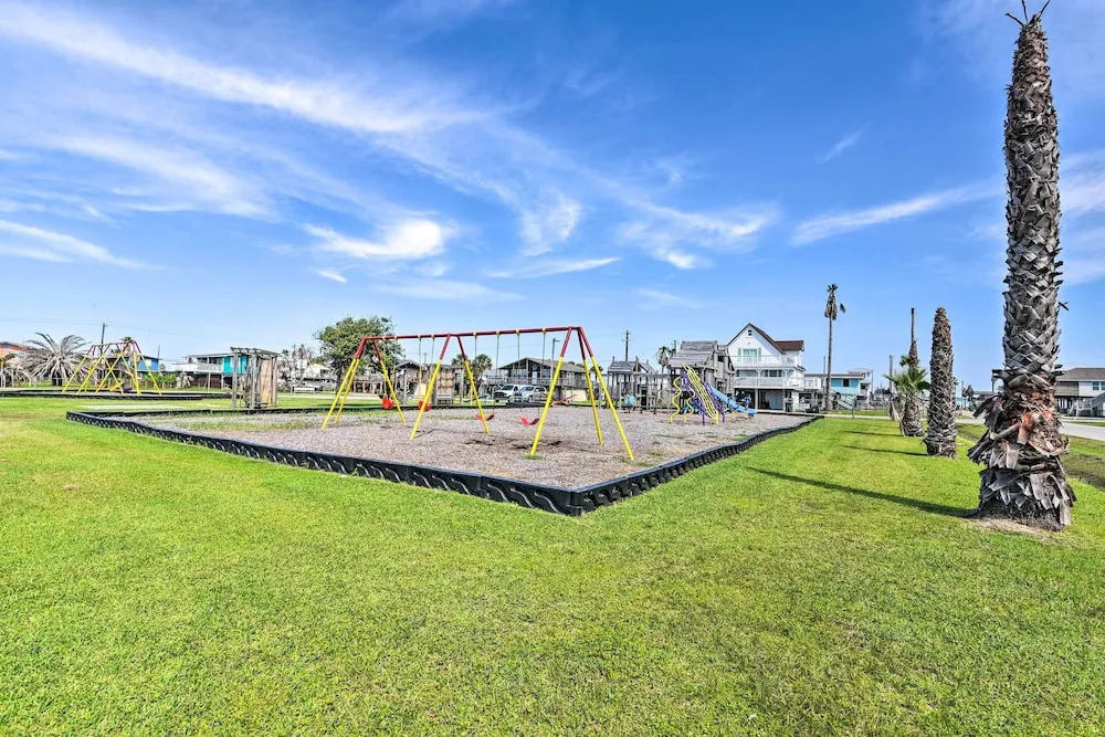 Sea Isle Retreat: Restaurant, Bar & Marina On-site