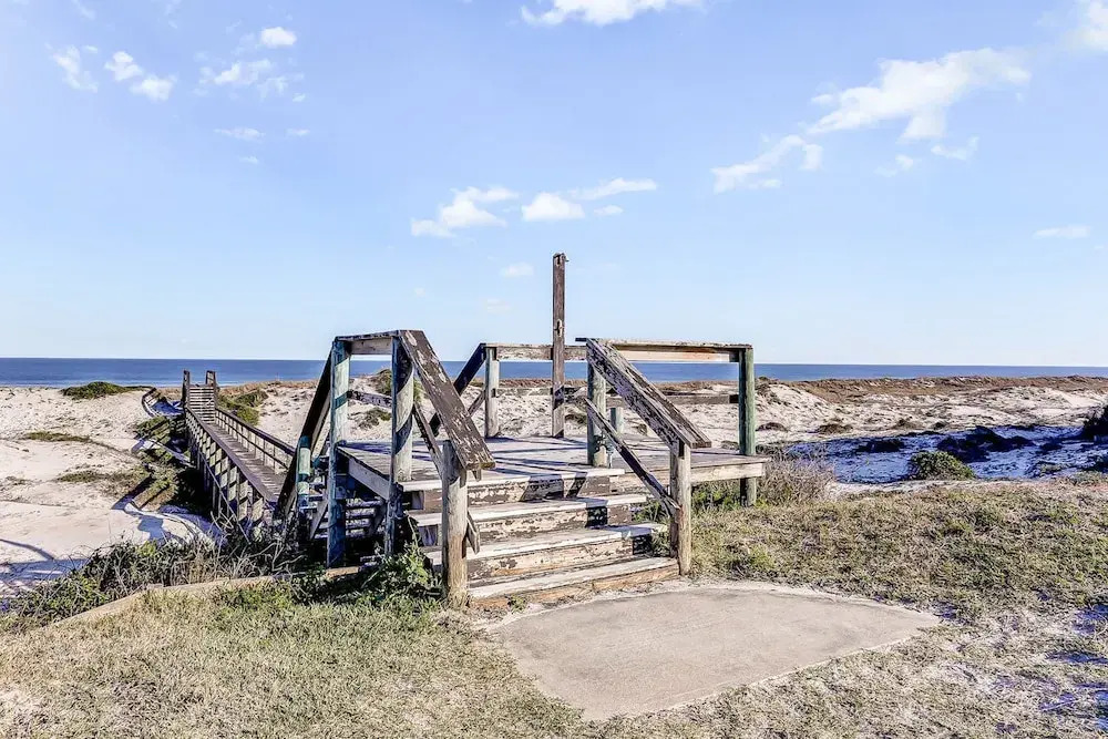 Sailmaker 203 Lovely 2BR Oceanfront Patio Pool