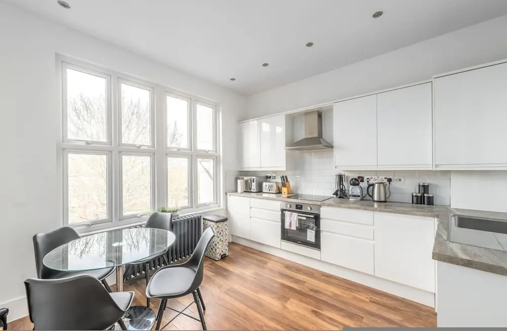 Gorgeous London Flat - Newly Furnished Mhb350