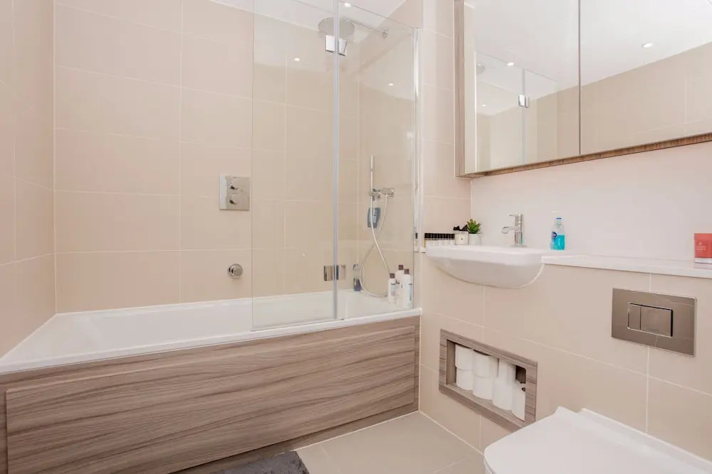 2 Bedroom Flat in Battersea on 20th Floor