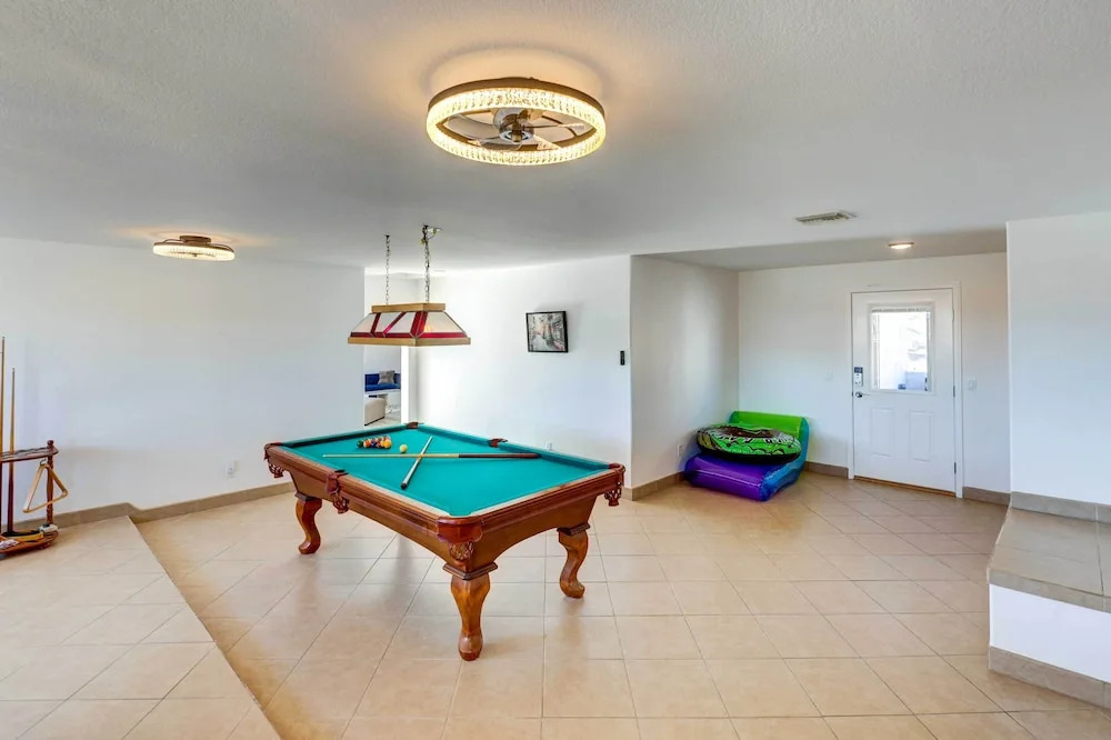 Lake Havasu Home w/ Heated Pool & Putting Green