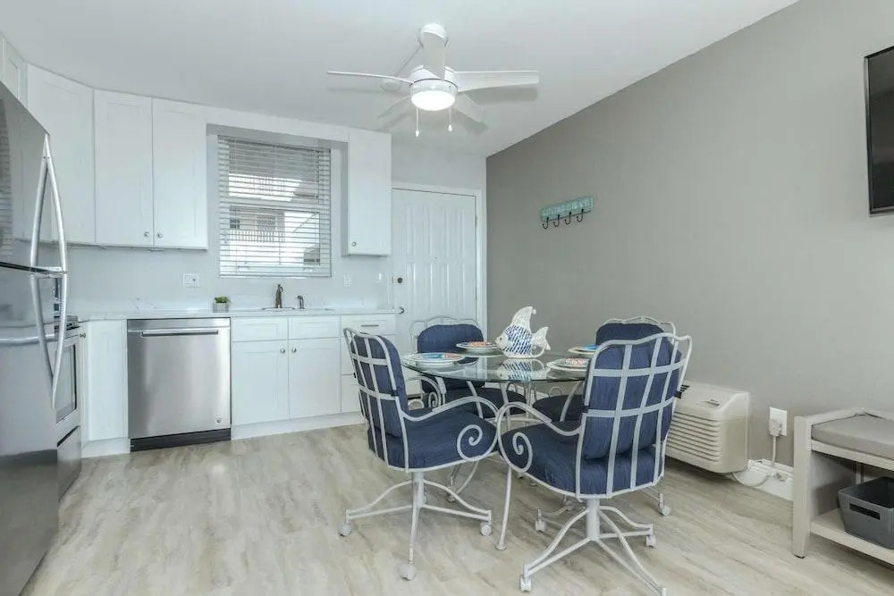 Beach & Tennis 3808
