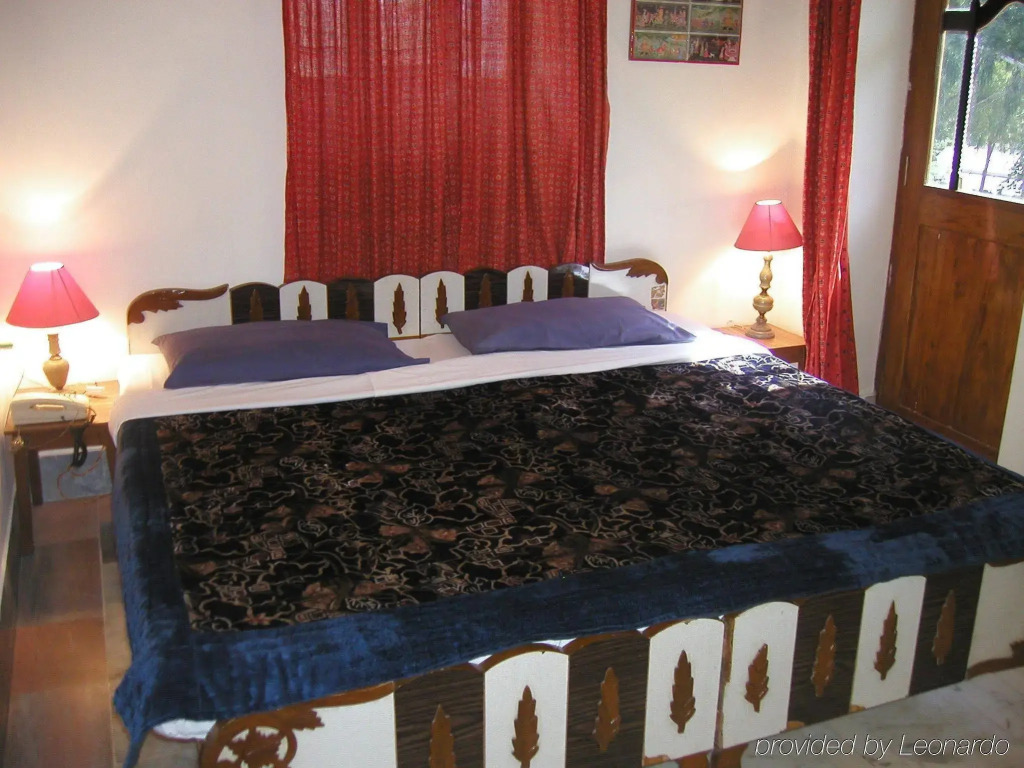 Hotel Golden City with Swimming Pool