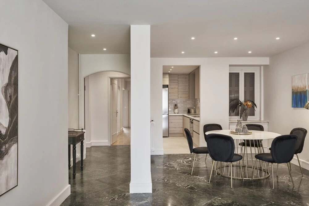 Chic n Bright 3 Bd Apt with Hilton View