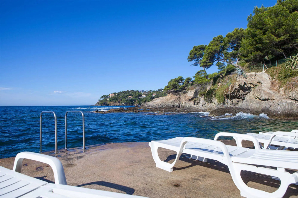 Hôtel Le Provençal - Bord de Mer