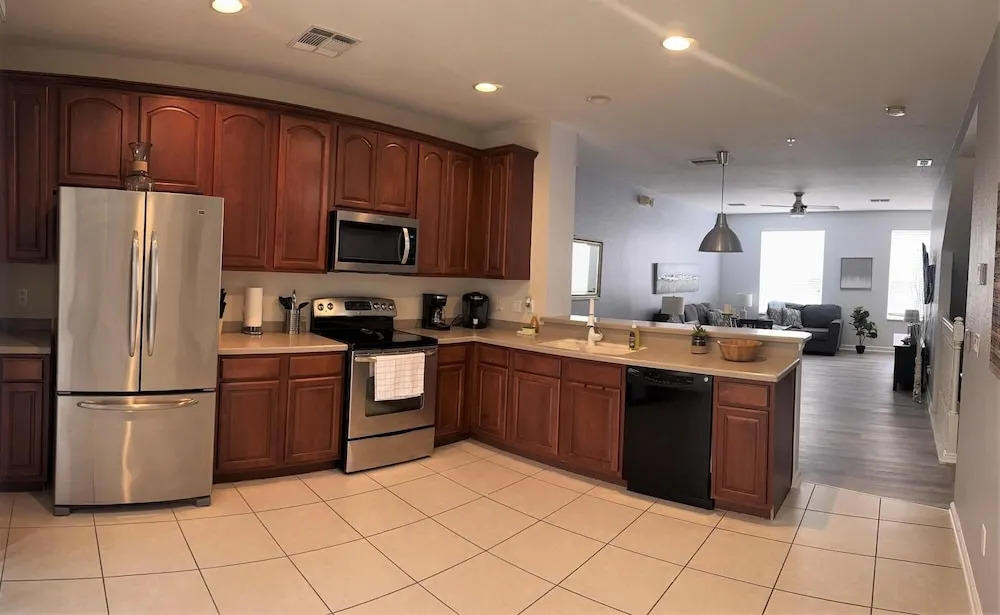 New 2 bed Townhome Serenity at Your Vista Cay Near all Theme Parks and Convention Center