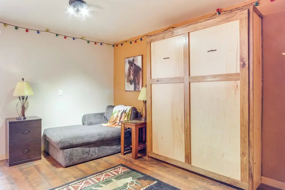 Montana Vacation Rental: 32 Mi to Yellowstone!