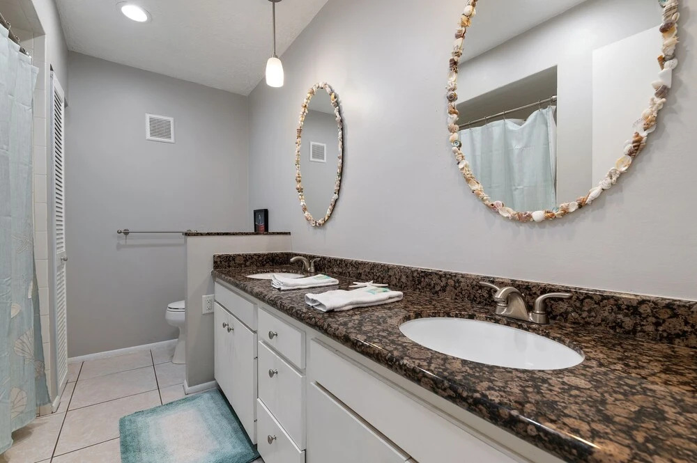 Private 4 Bedroom Pool Spa Home Located on Palma Sola Blvd 4 Home by Redawning
