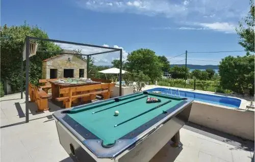 Amazing Home In Kastel Sucurac