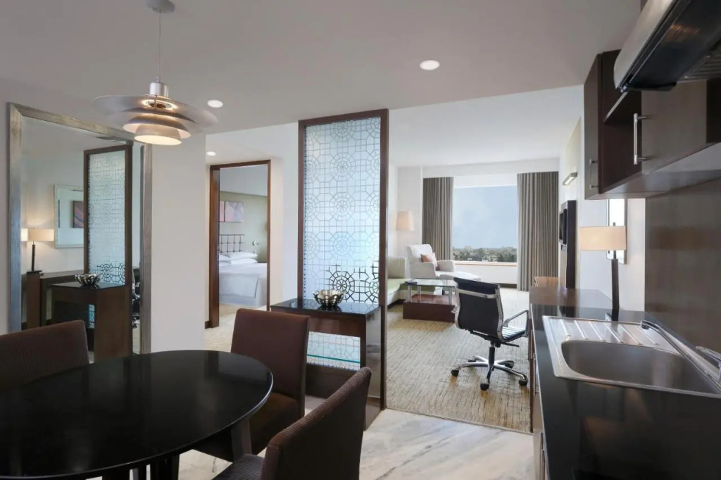 Four Points by Sheraton Hotel & Serviced Apartments, Pune