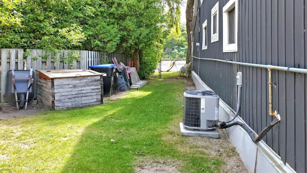 Main Beach River Retreat - Wasaga Beach 1 - Main Strip - 95 Mosley St