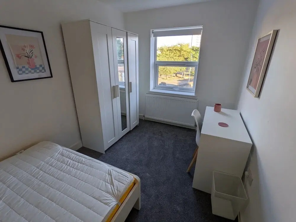 Beautiful and Spacious 4 Bedroom Home Armley Leeds