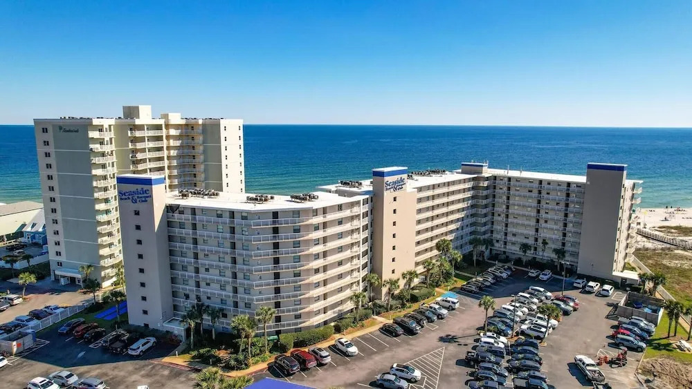 Beach View 3br/2ba W/pools Sleeps 8