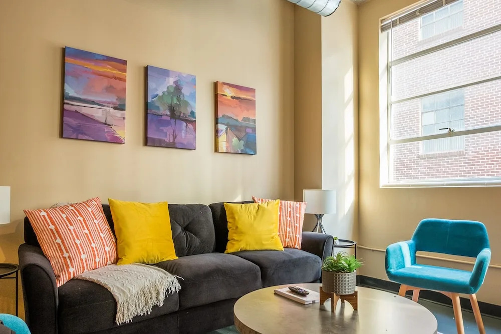 Downtown Jacksonville Apts by Frontdesk