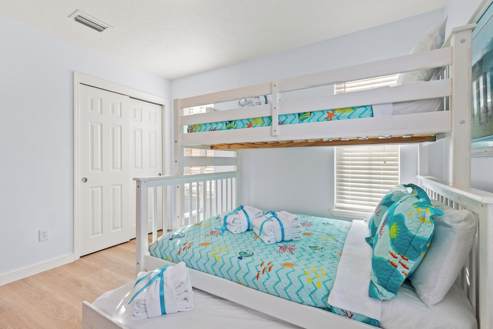 Great Rates Available NOW! / Relaxing Coastal Beach Home West PCB / 3Bd & 2Ba