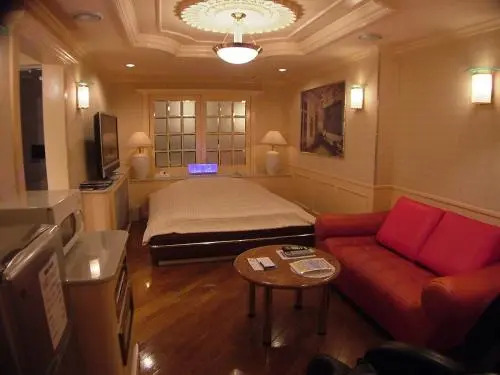 Hotel J House 1