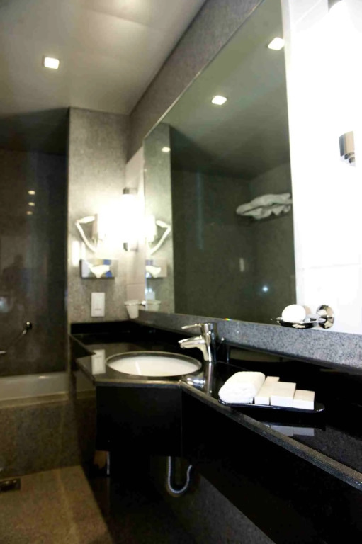 Avenue Suites