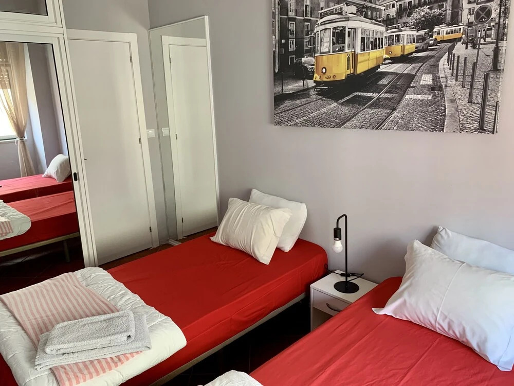 Lovely 2-bed Apartment in Lisbon Center