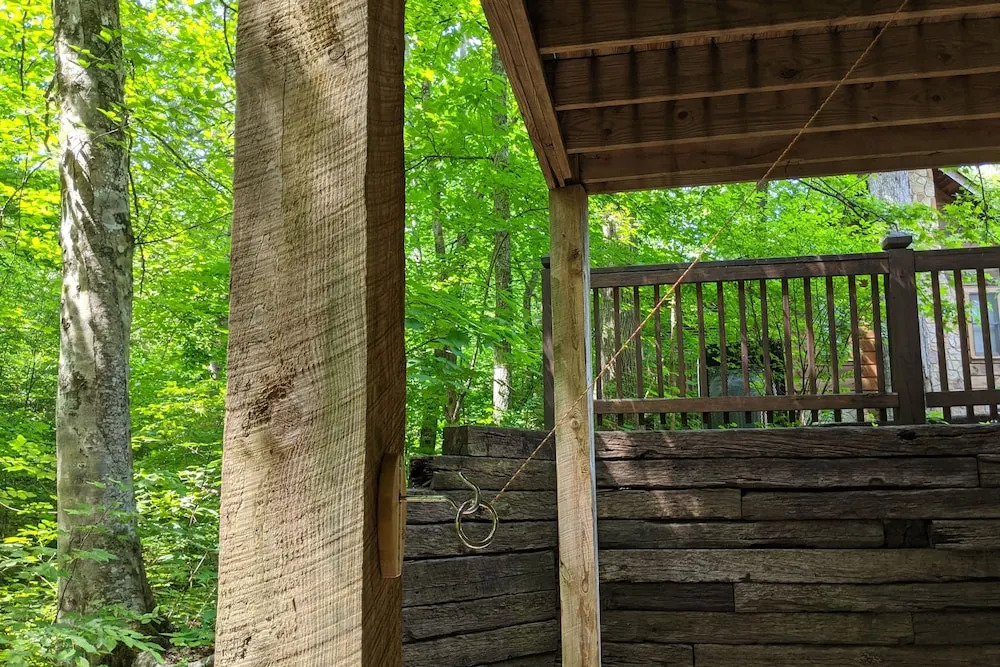 Secluded Creekside W/ Private Hot Tub 4 Bedroom Cabin