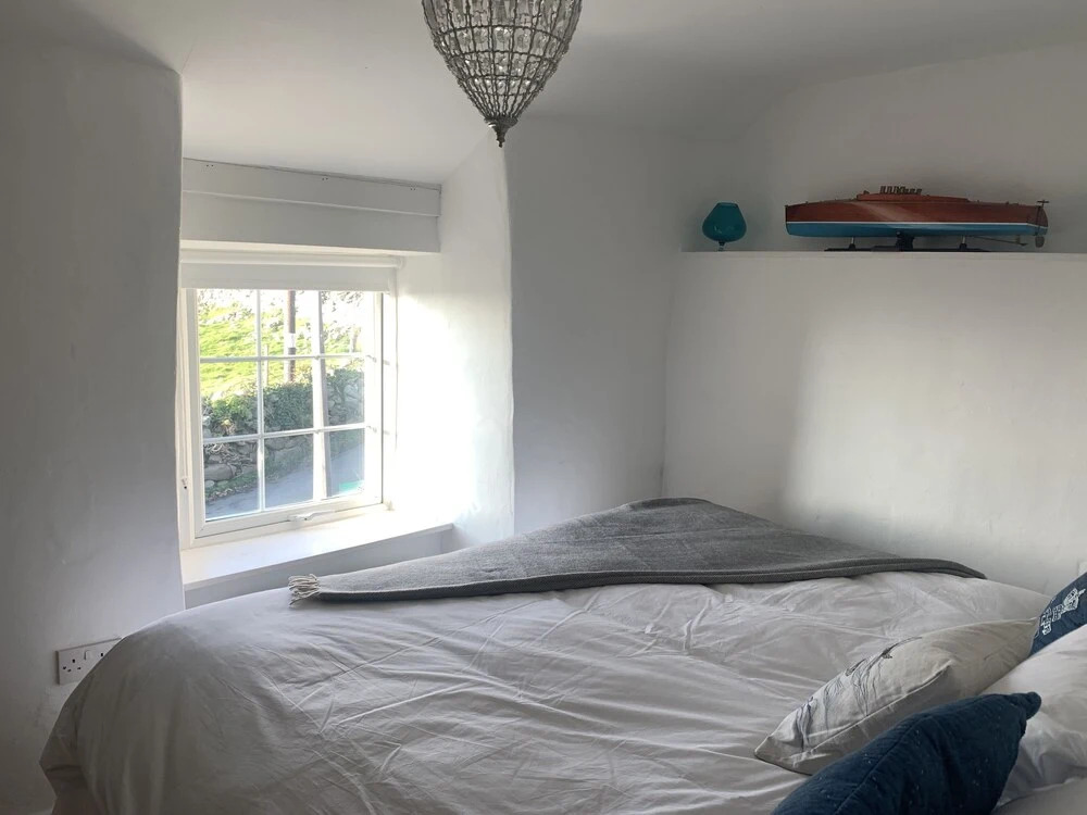 Sea view cottage walk to beach dog friendly