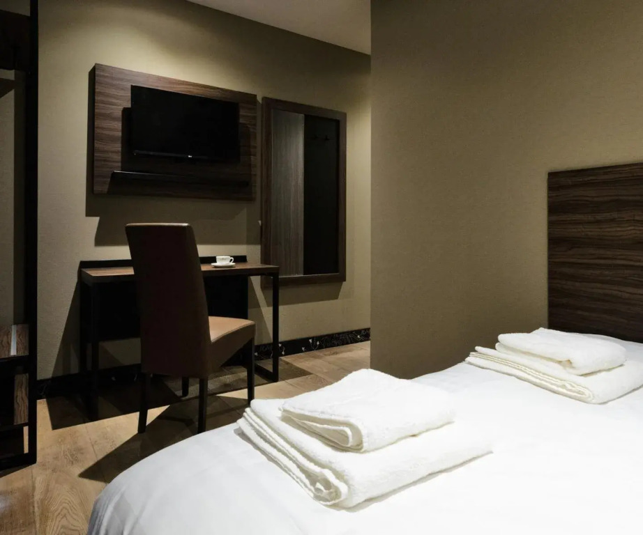 Amsterdam Lake Hotel