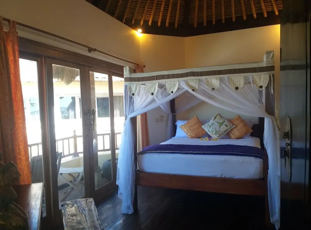 Life in Amed Beach Hotel