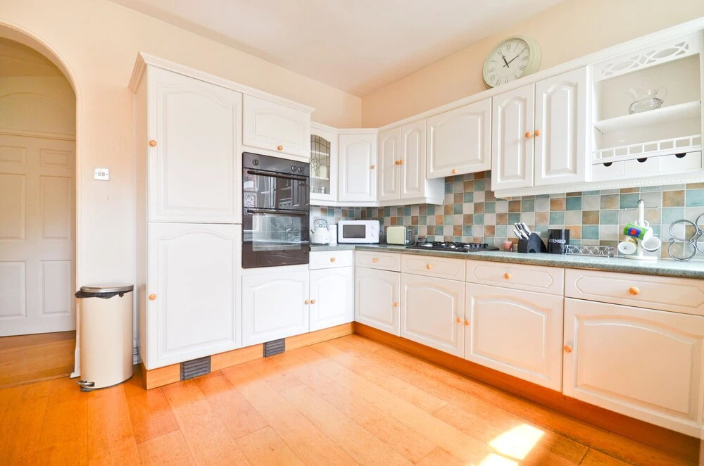 Imposing 2-bed House in Newport
