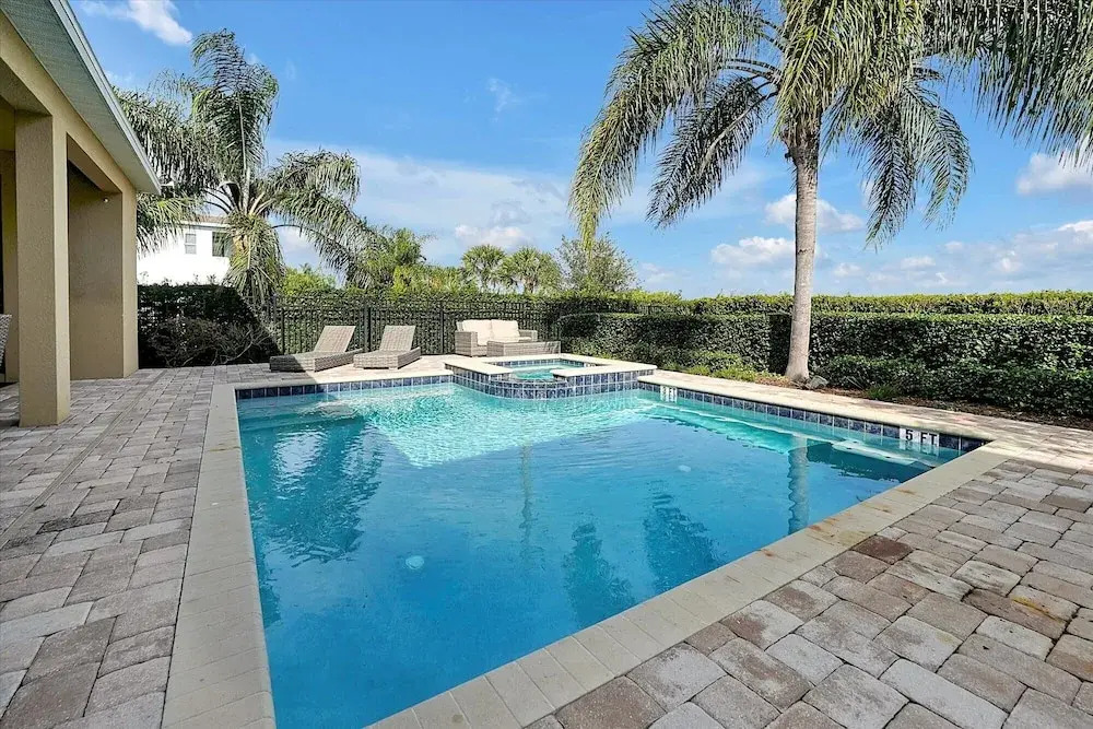 261 Lasso Drive 6bed
