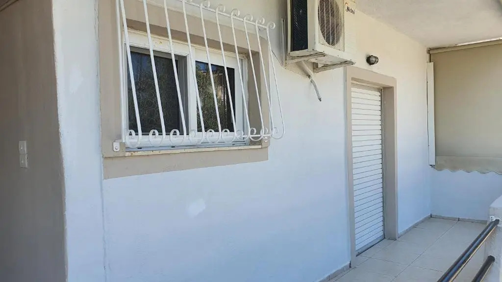 Almiri Apartments By the sea